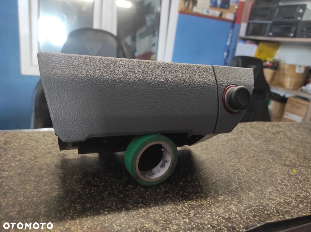 POPIELNICZKA VW TOURAN 1 03-10R 1T0857961 GNIAZDO ZAPALNICZKI WYSYŁKA !!! - 3