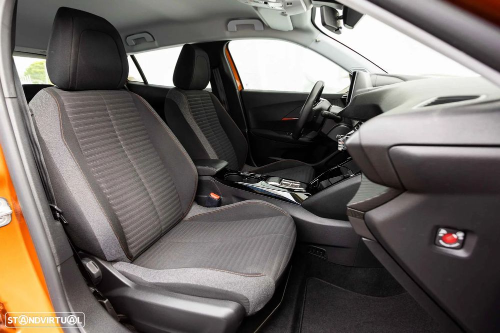 Peugeot e-2008 50 kWh Active Pack - 42