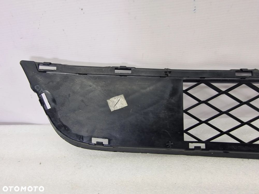 BMW X3 F25 10- KRATKA ŚRODKOWA ZDERZAKA PRZEDNIEGO PRZÓD , NR 51117210465 , NR AUKCJI KR136 - 7