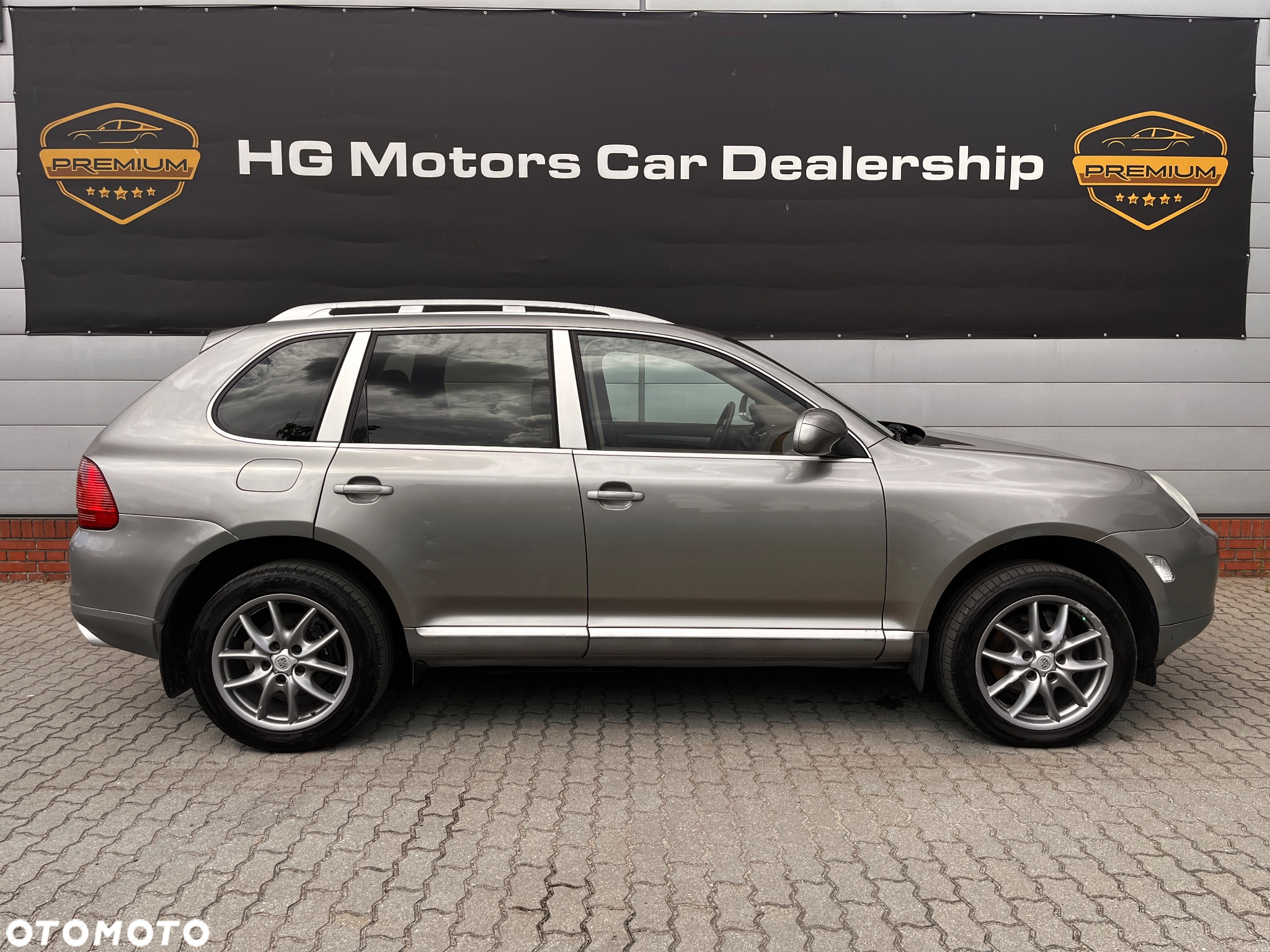Porsche Cayenne Standard - 19