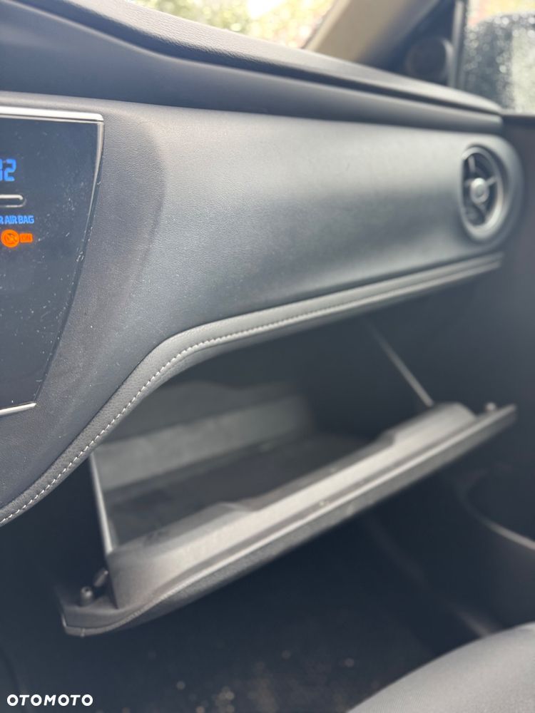 Toyota Auris Hybrid 135 Comfort - 23