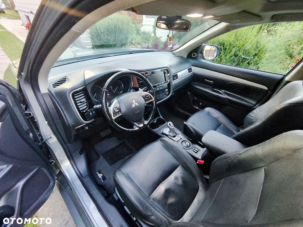 Mitsubishi Outlander - 7