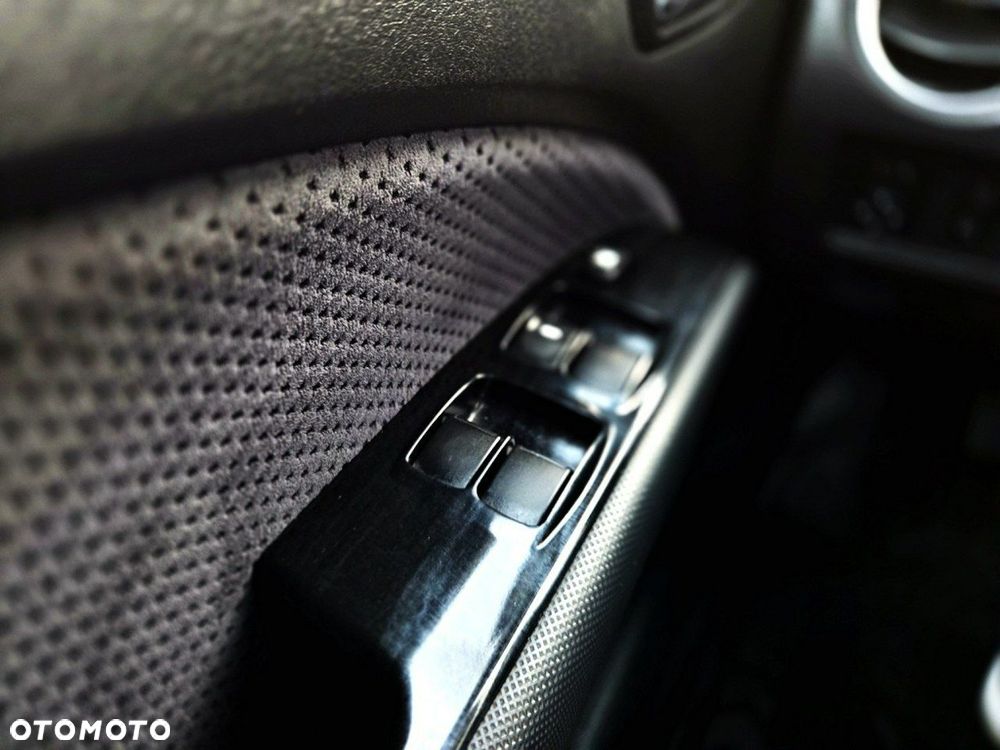 Mitsubishi Outlander 2.4 4WD Intense - 15