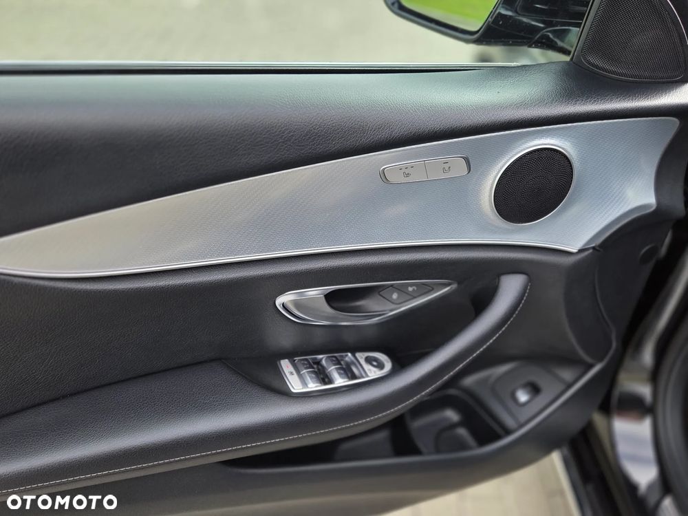 Mercedes-Benz Klasa E 220 d 4Matic T 9G-TRONIC - 13