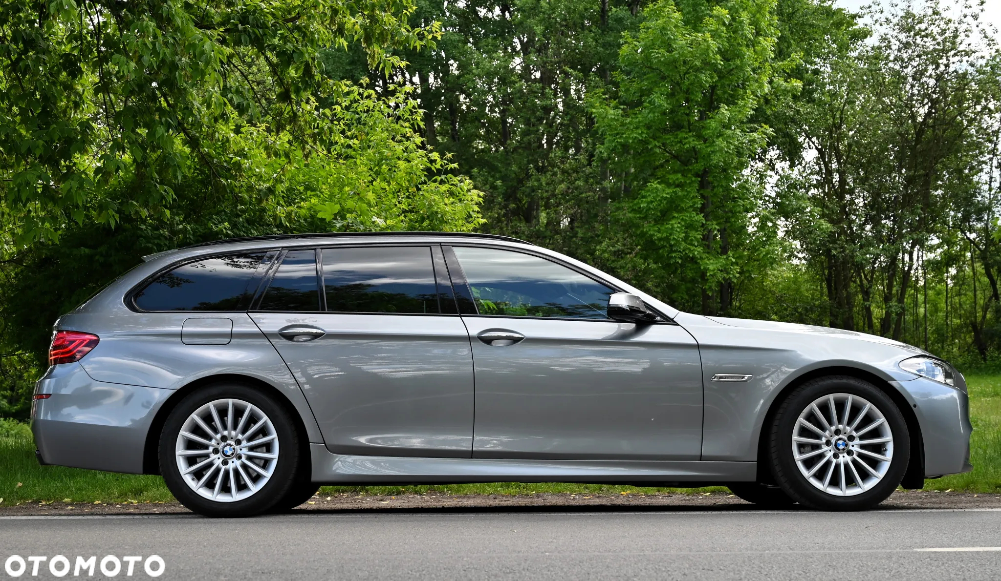 BMW Seria 5 M550d xDrive Touring Sport-Aut - 11