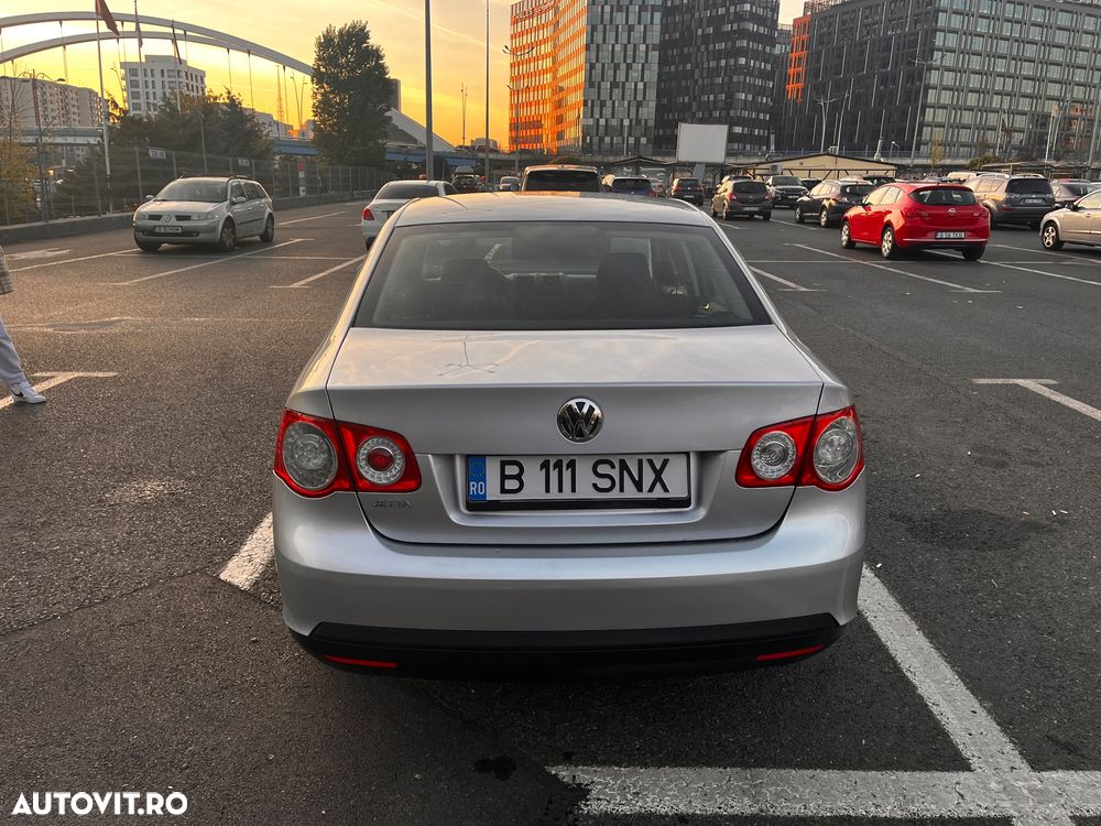 Volkswagen Jetta 1.6 TDI DPF Highline - 7