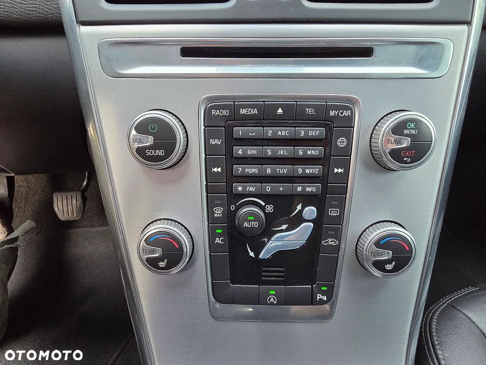 Volvo XC 60 D3 Drive-E Momentum - 26