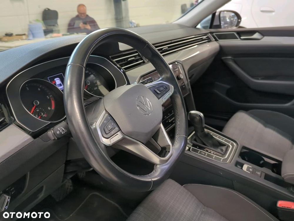 Volkswagen Passat 2.0 TDI Business DSG - 10