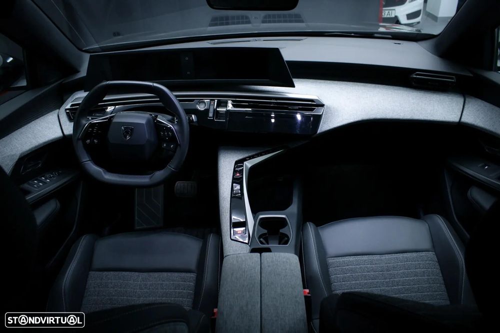 Peugeot 5008 1.2 Hybrid Allure Pack e-DCS6 - 16