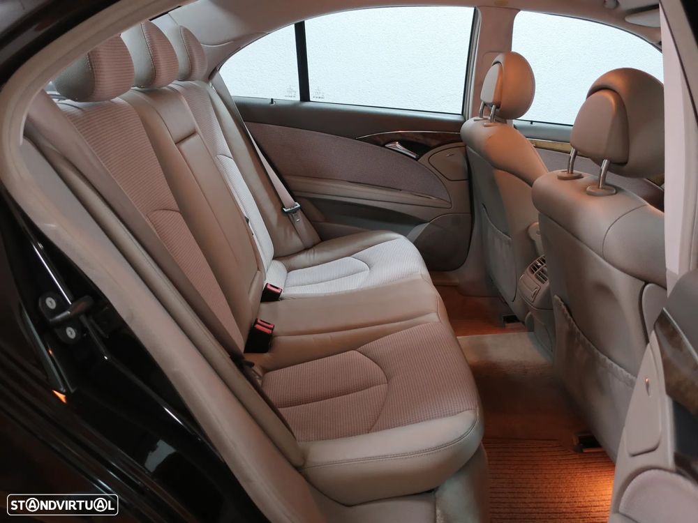 Mercedes-Benz E 220 CDI Auto Avantgarde - 27