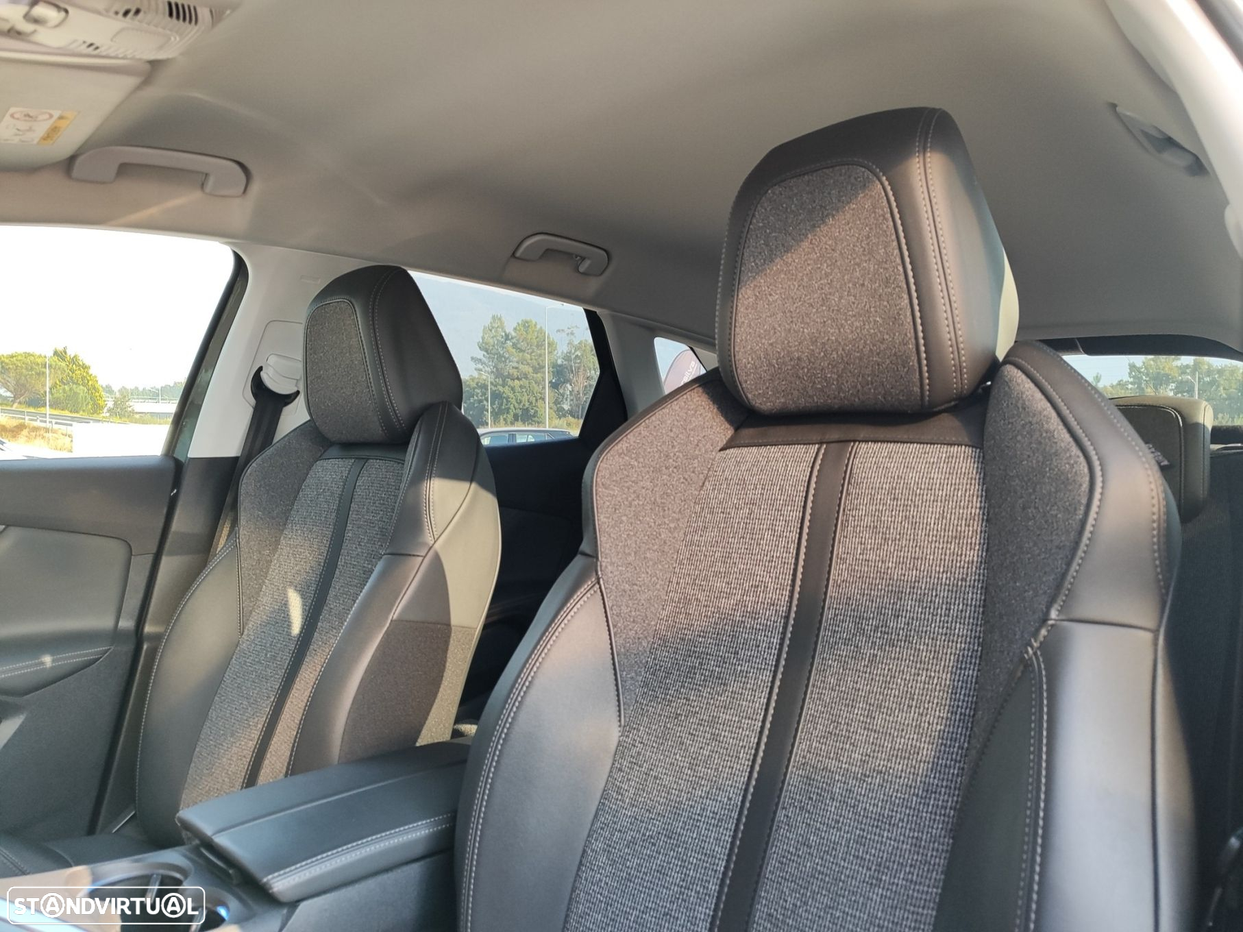 Peugeot 3008 1.5 BlueHDi Allure - 29