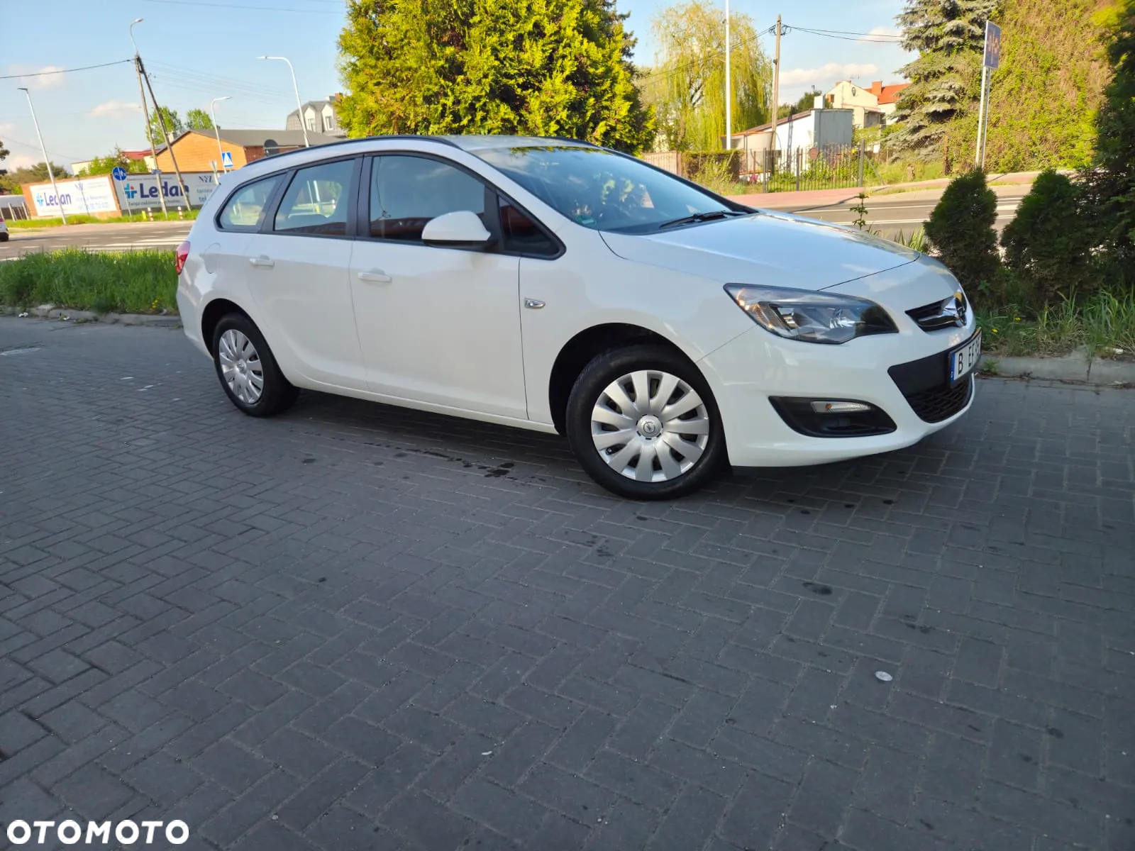Opel Astra 1.6 Sports Tourer Design Edition - 5