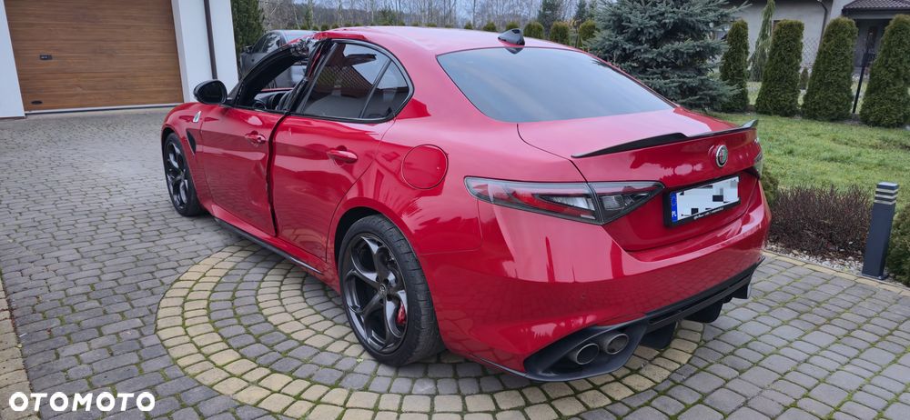Alfa Romeo Giulia - 5