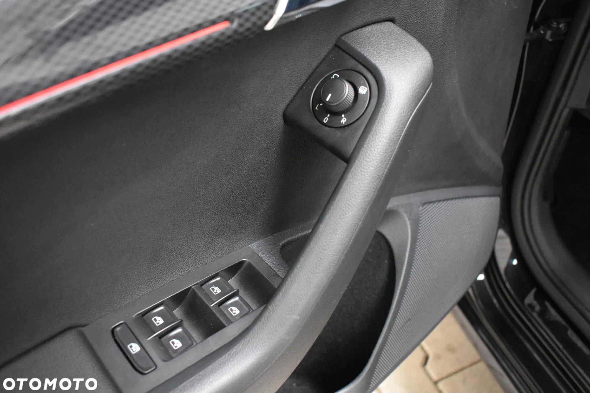Skoda Octavia Combi 2.0 TSI RS - 27