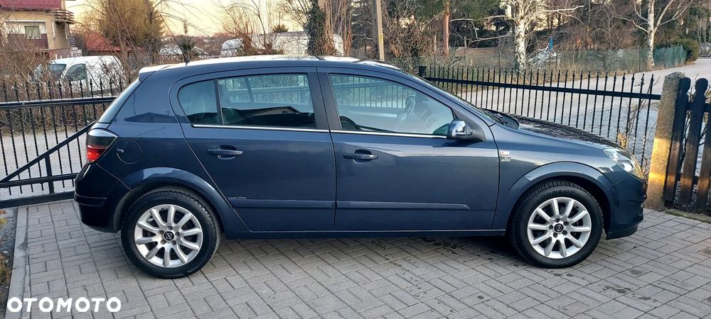 Opel Astra 1.8 Edition Plus - 17
