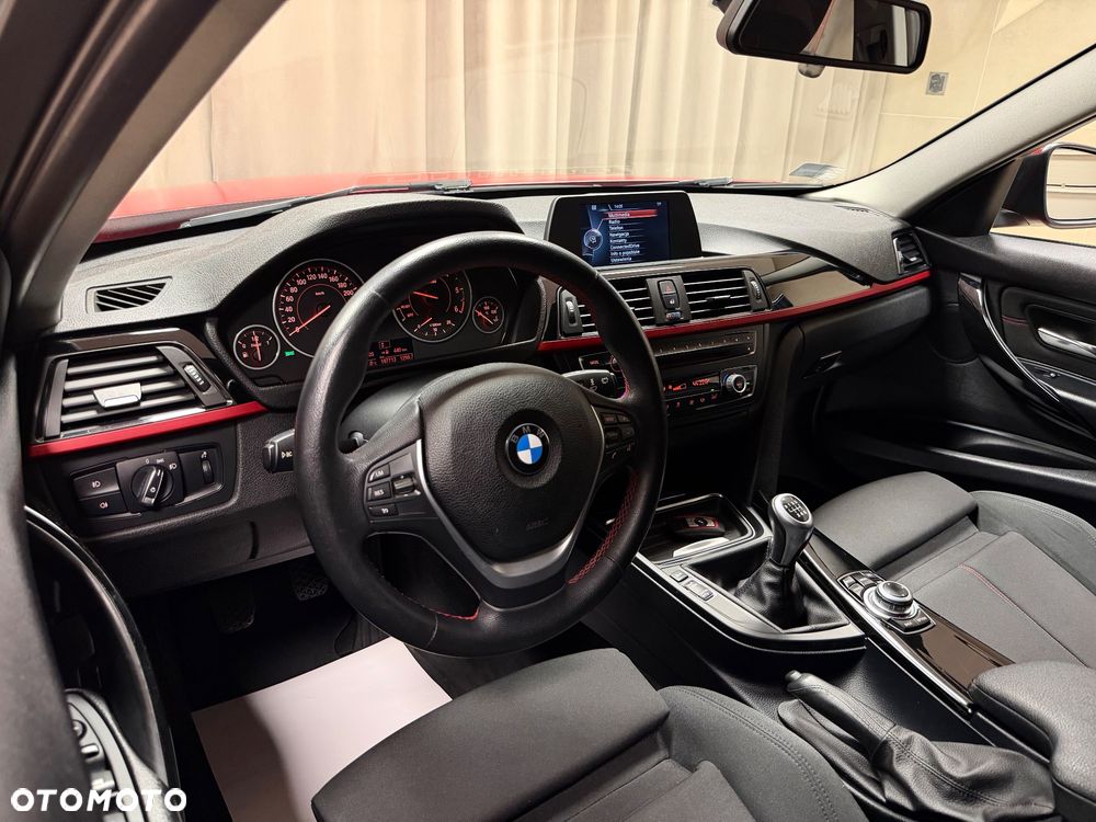 BMW Seria 3 318d xDrive Sport Line - 4