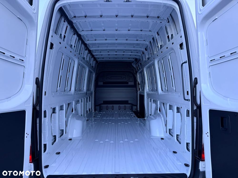 Mercedes-Benz Sprinter - 8