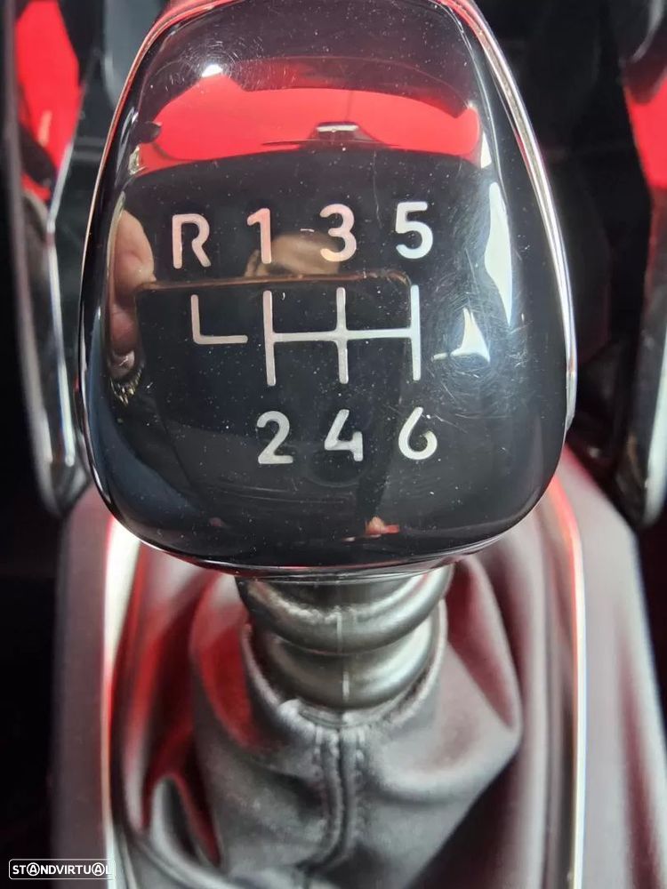 Peugeot 2008 1.2 PureTech Active Pack - 9