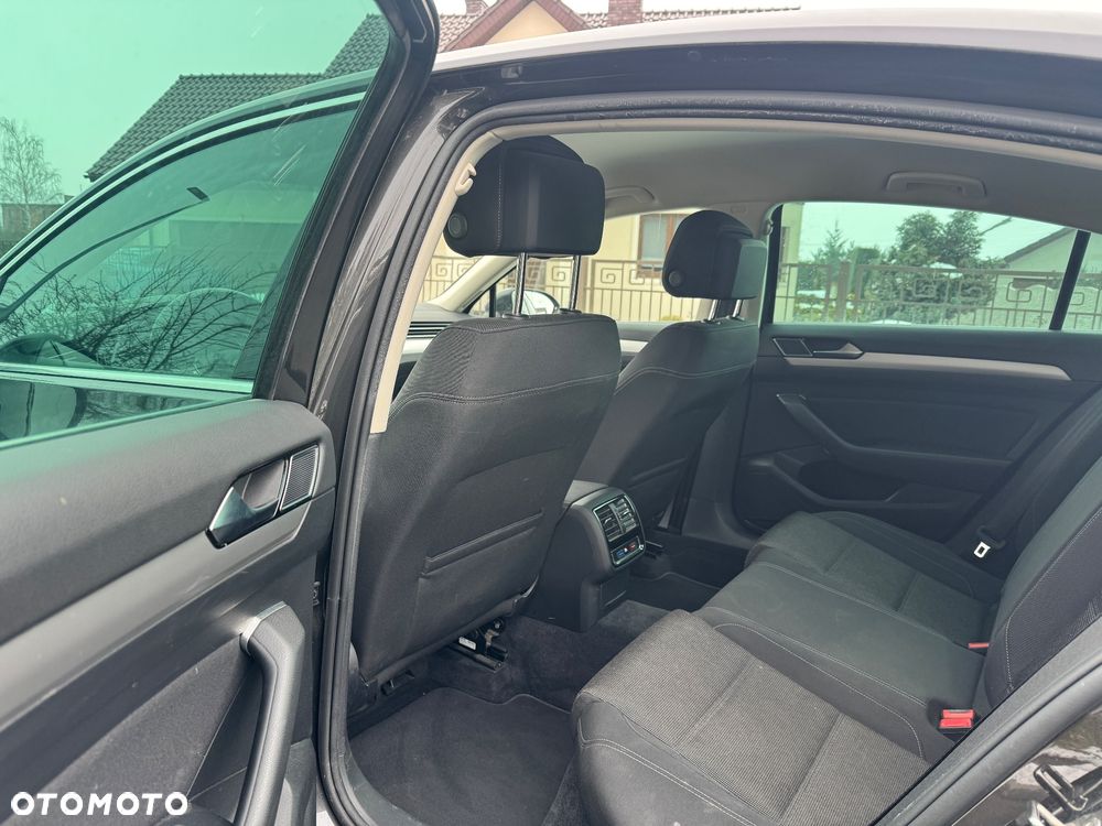 Volkswagen Passat 1.5 TSI OPF DSG Business - 9
