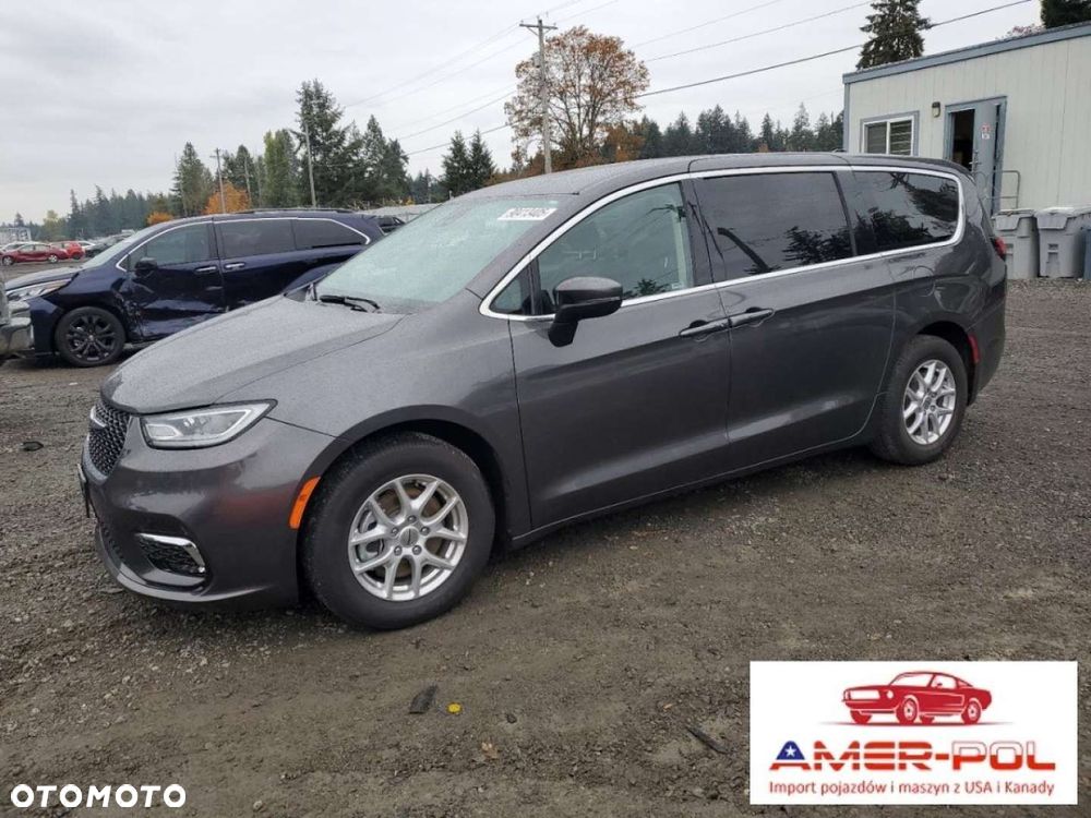 Chrysler Pacifica - 1