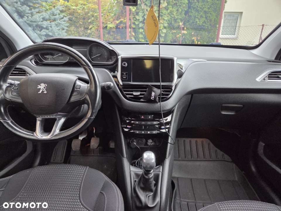 Peugeot 208 2019 photo 4