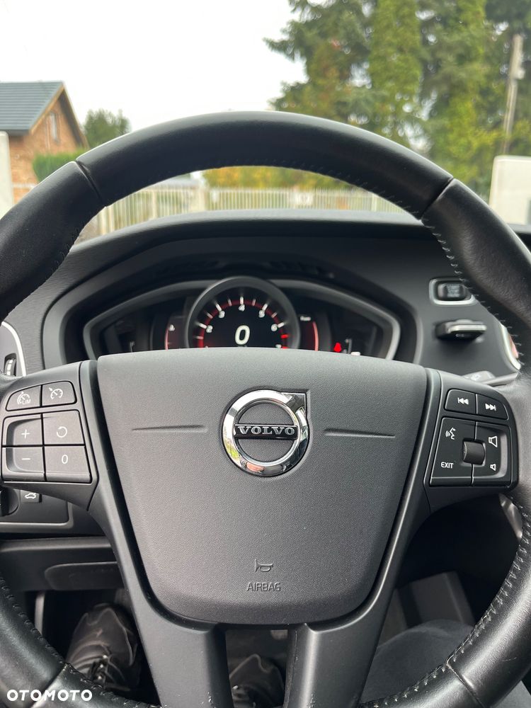 Volvo V40 - 18