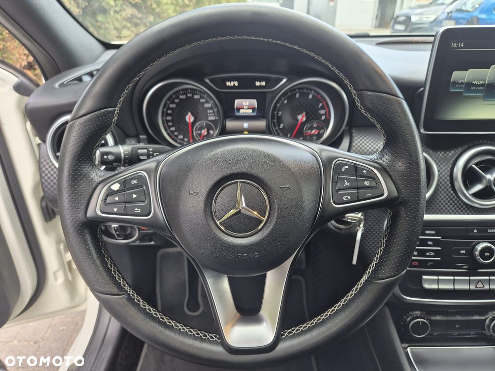 Mercedes-Benz Klasa A 180 Peak Edition - 18