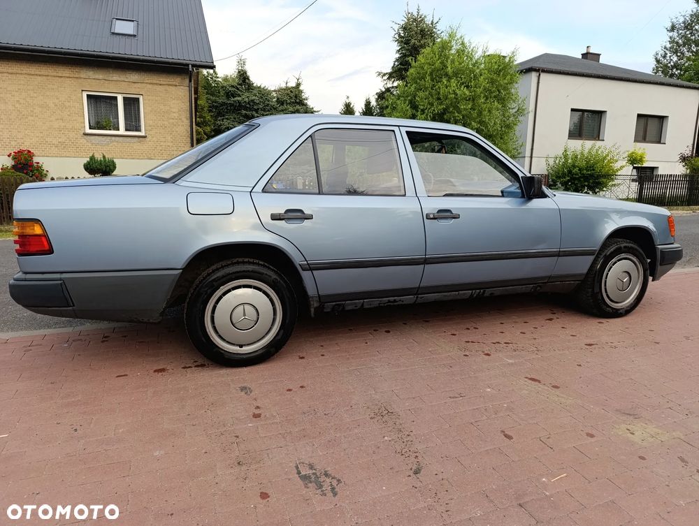 Mercedes-Benz W124 (1984-1993) - 15