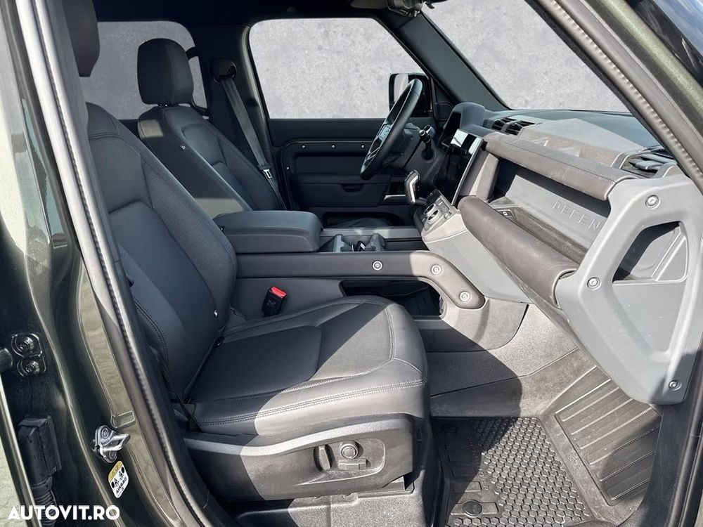 Land Rover Defender 110 2.0 P300 X-Dynamic SE - 9