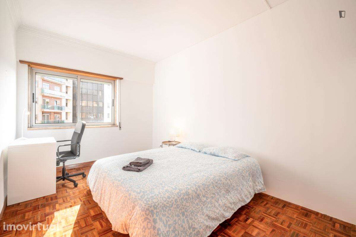 Quarto - localizado em Roma-Areeiro Lisbon - Grande imagem: 2/9