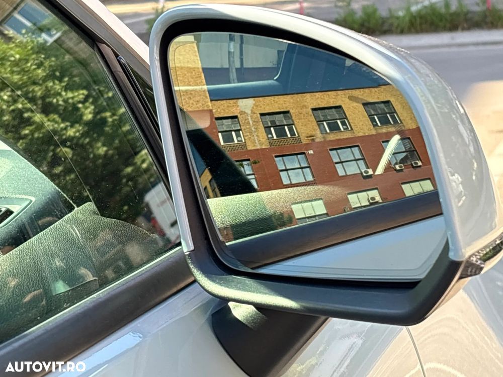 Volvo XC 40 D4 AWD Momentum Pro - 27