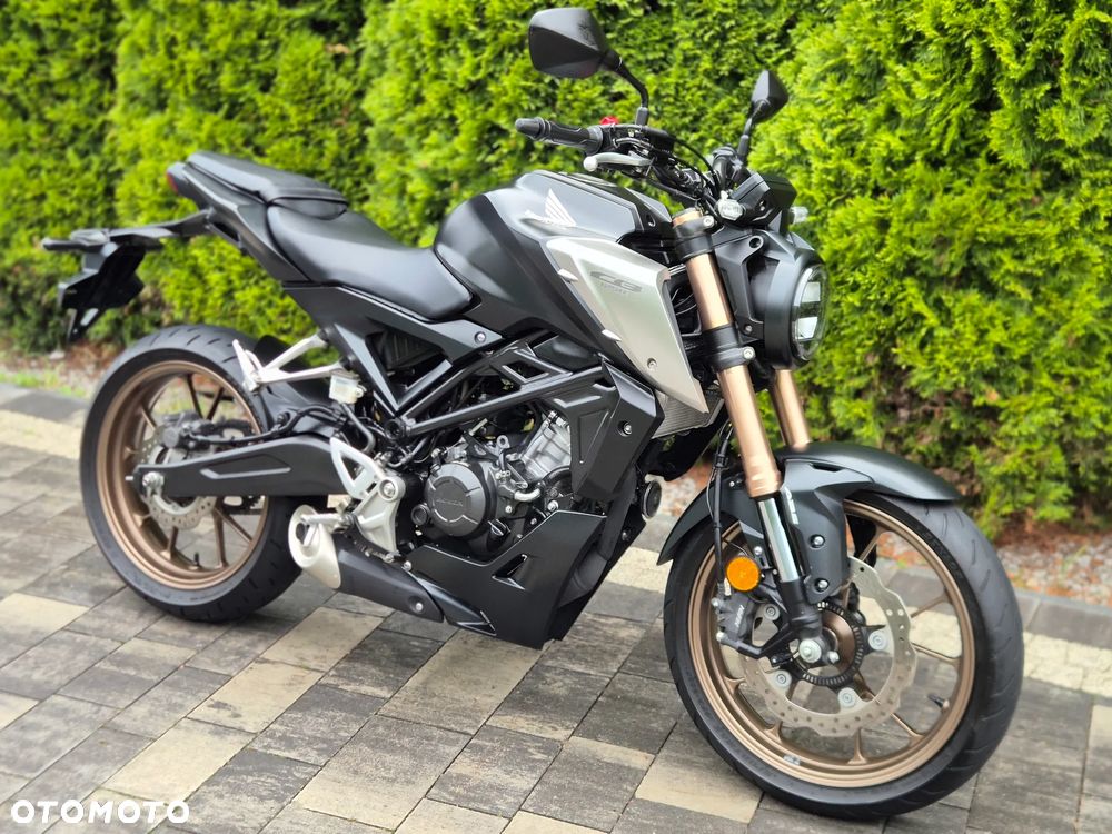 Honda CB - 1