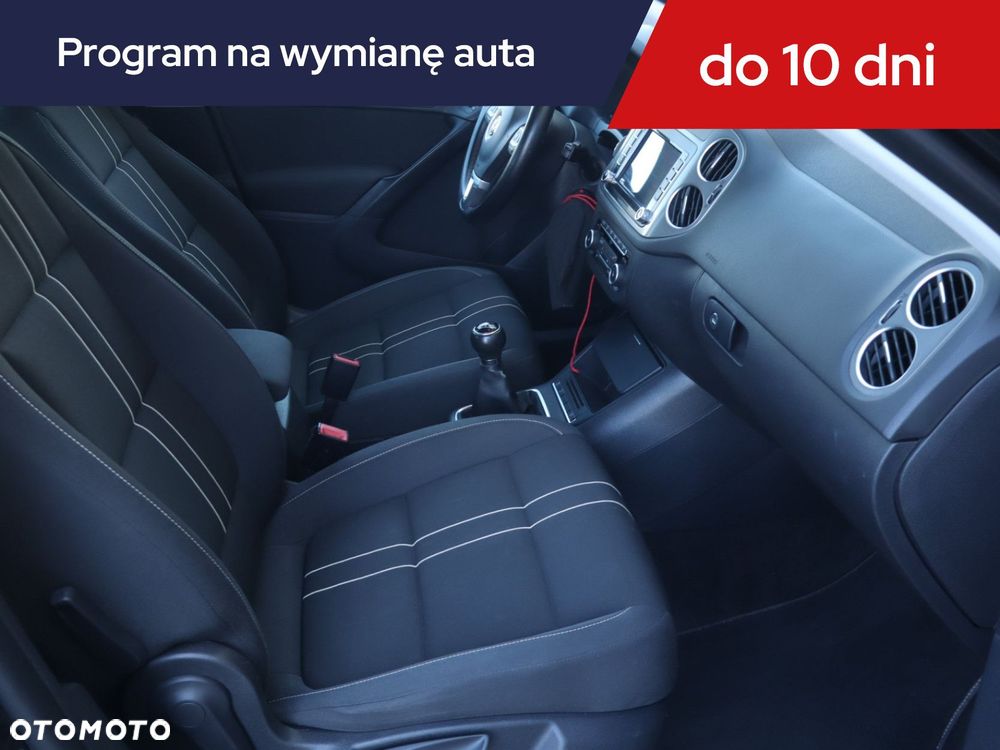 Volkswagen Tiguan - 11