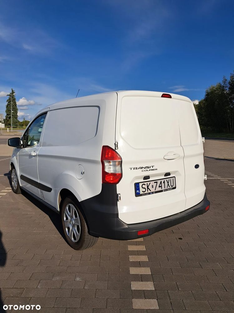Ford Transit Courier - 8