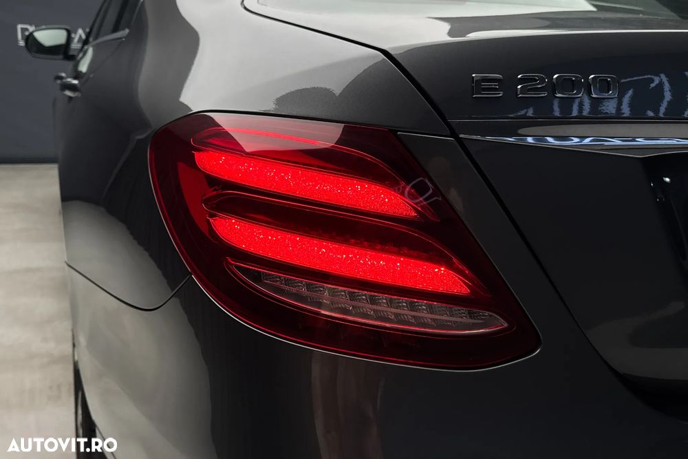 Mercedes-Benz E 200 4MATIC Aut. - 7