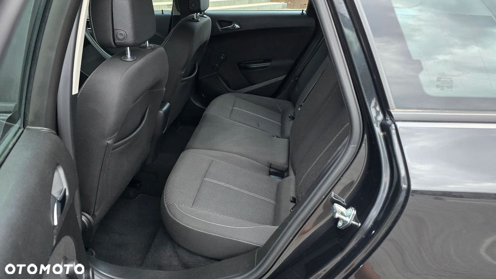 Opel Astra - 25