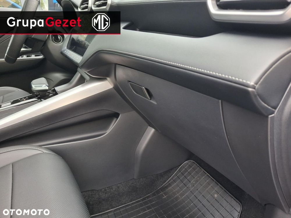 MG ZS - 16
