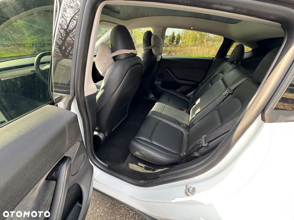 Tesla Model Y RWD - 13