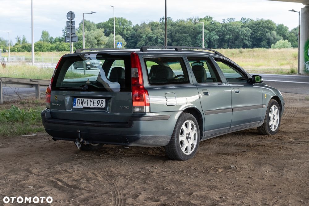 Volvo V70 2.4 D5 AWD - 6