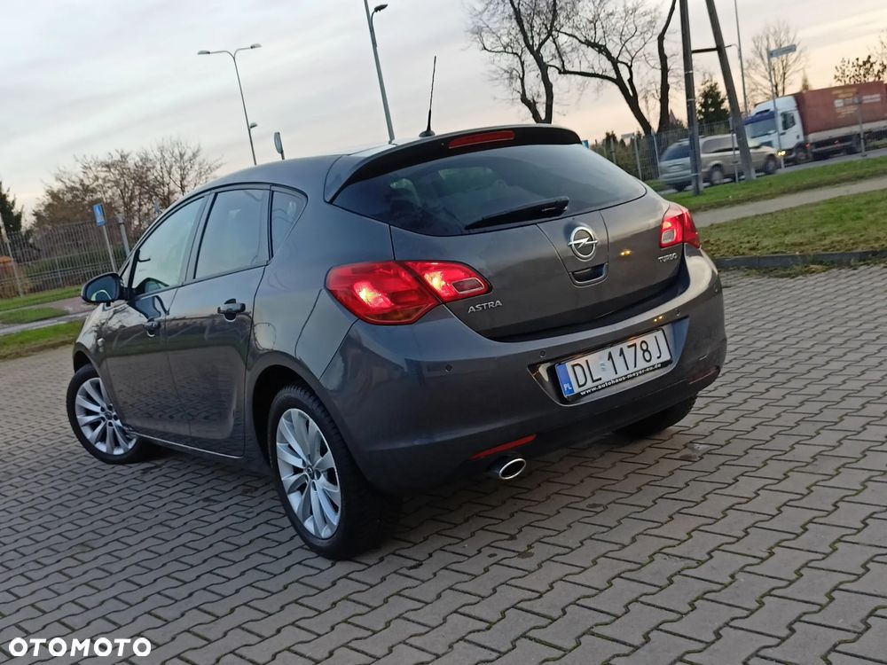 Opel Astra 1.4 Turbo 150 Jahre - 6