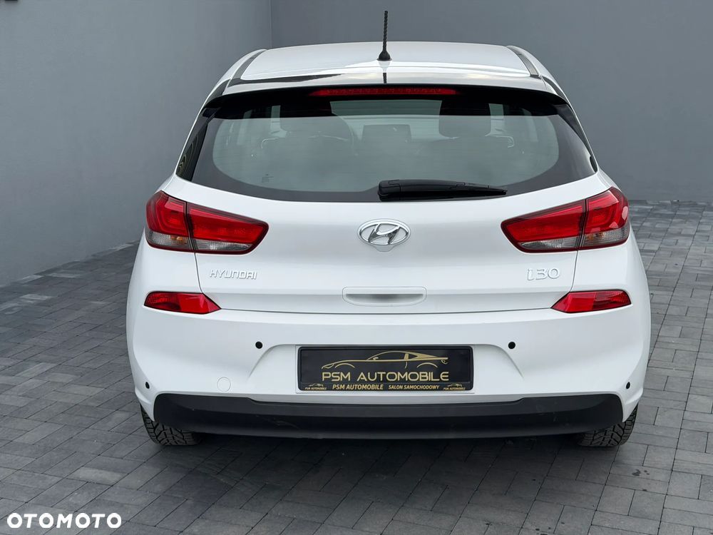 Hyundai i30 1.4 Classic + - 9