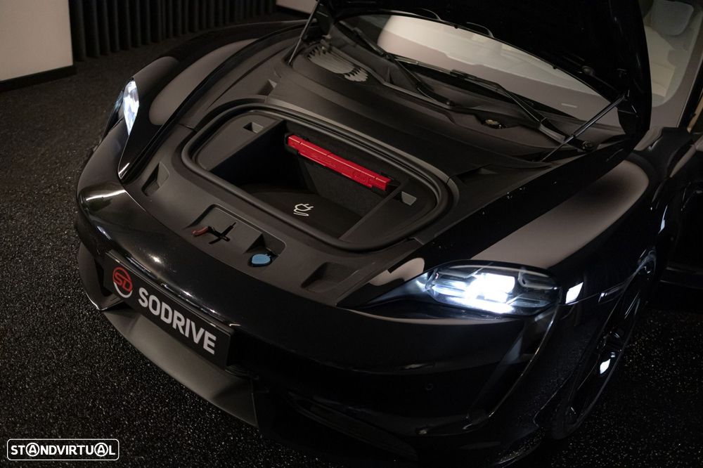 Porsche Taycan Turbo - 32