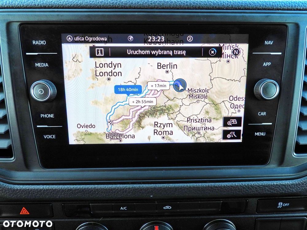 Volkswagen CRAFTER WYWROTKA TEMPOMAT NAWIGACJA BLIŹNIACZE KOŁA KLIMATYZACJA  180KM - 35