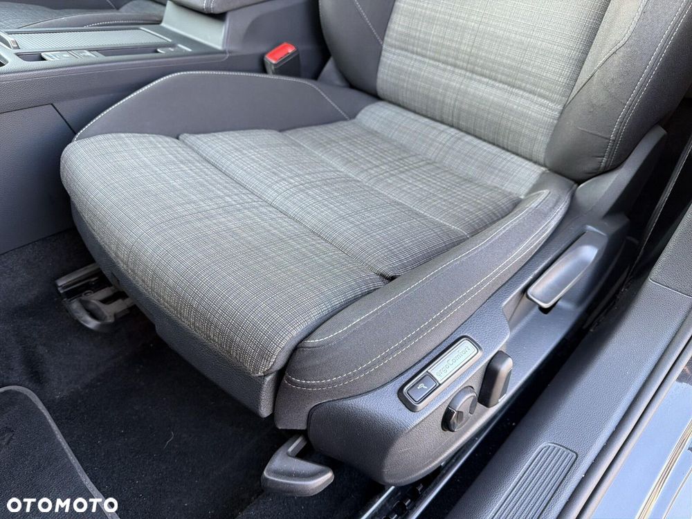 Volkswagen Passat - 14