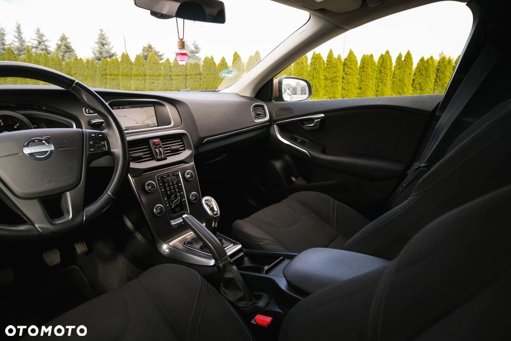 Volvo V40 D2 Kinetic - 29