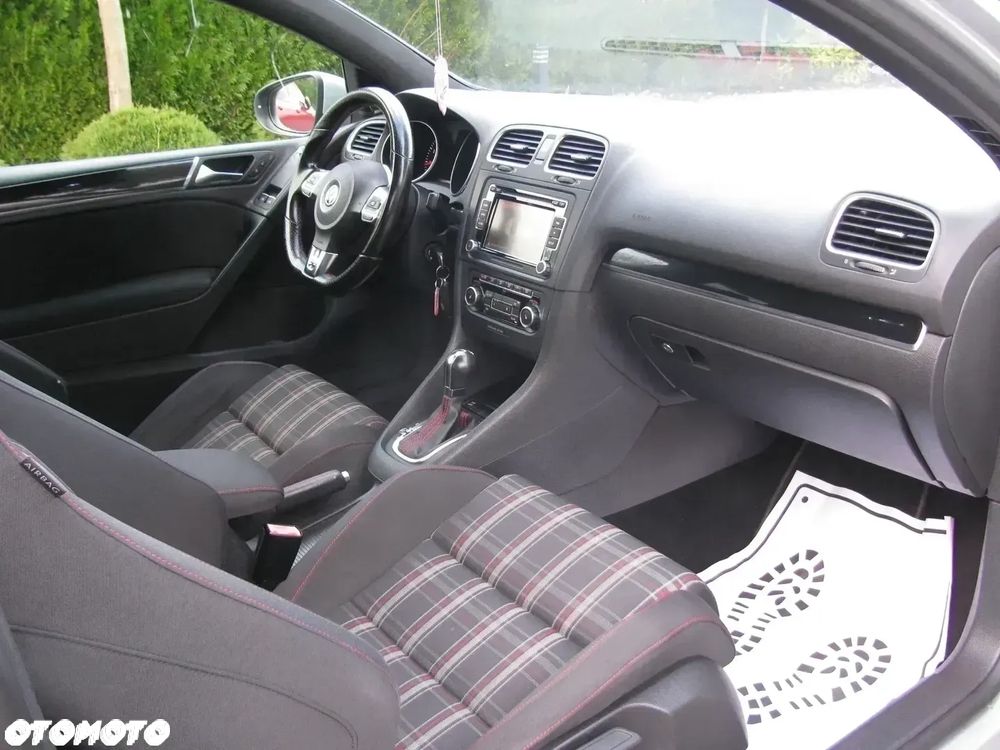 Volkswagen Golf 2.0 GTI DSG - 12