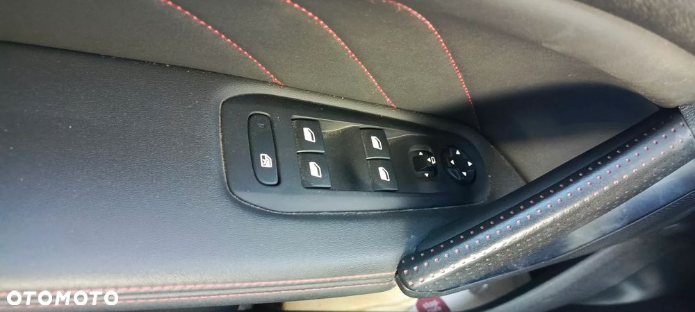Peugeot 308 PureTech 263 Stop & Start GTi by Sport - 29