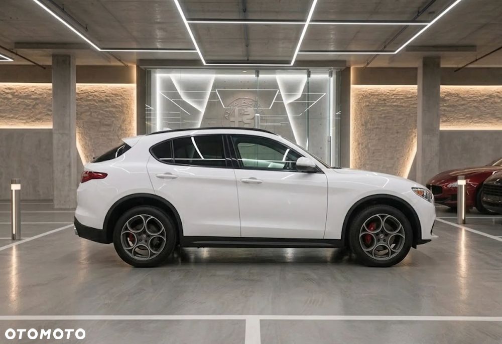 Alfa Romeo Stelvio 2.0 Turbo 16V AT8-Q4 Ti - 5