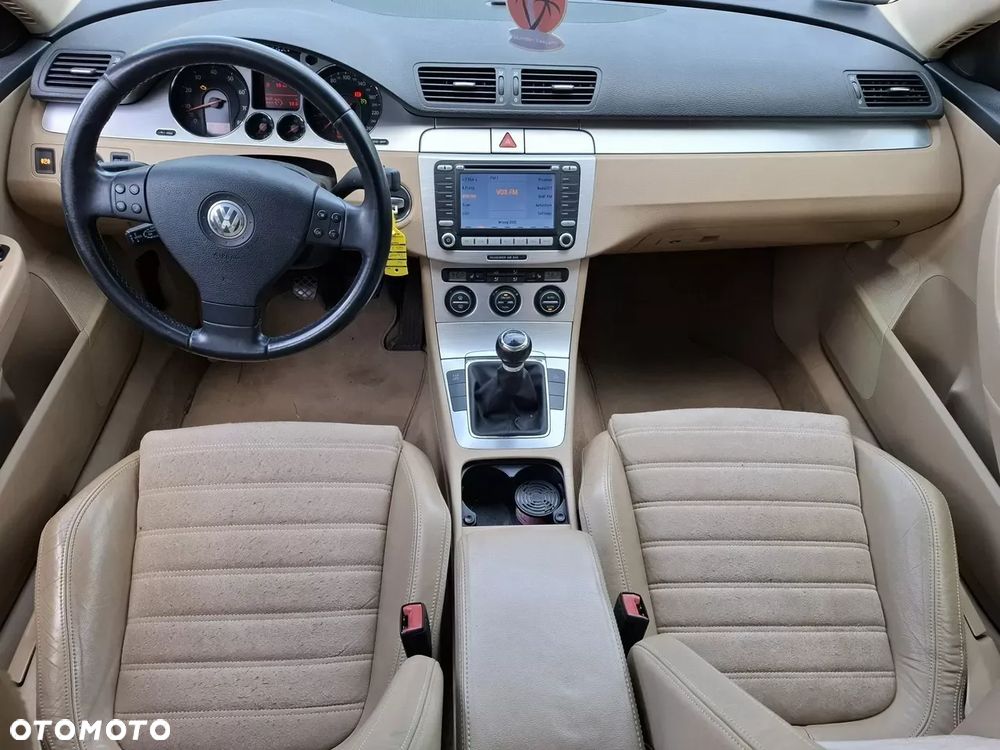 Volkswagen Passat 2.0 FSI Highline - 6