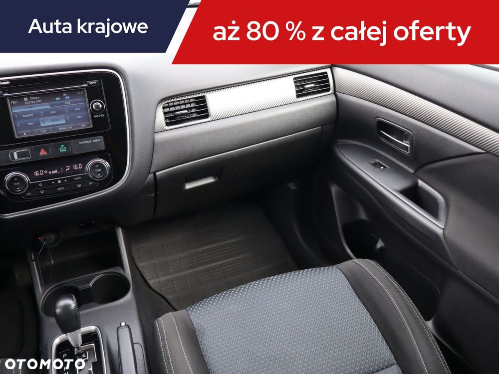 Mitsubishi Outlander - 10